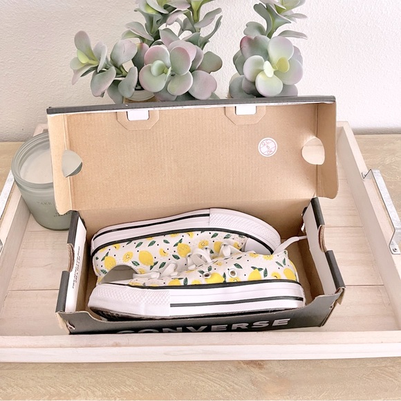 Girls Lemon Converse - Picture 9 of 10